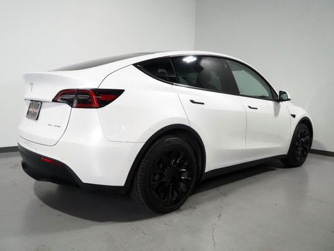 Used 2021 Tesla Model Y Long Range AWD/4WD image 7