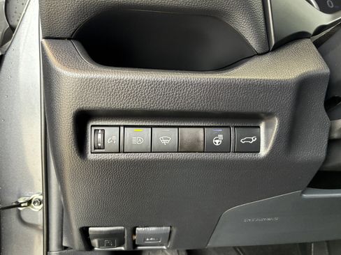 Used 2021 Toyota RAV4 XLE Premium image 24