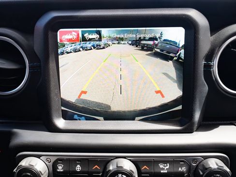 Used 2021 Jeep Wrangler Unlimited Rubicon 4xe w/ Cold Weather Group AWD/4WD image 14