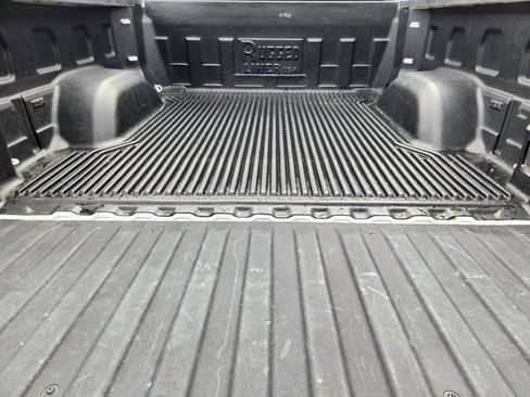 Used 2025 Chevrolet Silverado 1500 LT RWD image 32