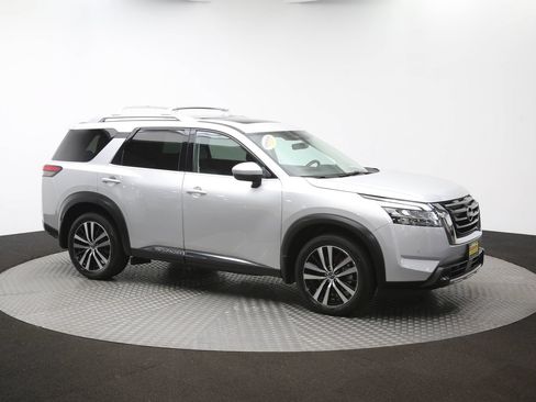 Used 2023 Nissan Pathfinder Platinum AWD/4WD image 45