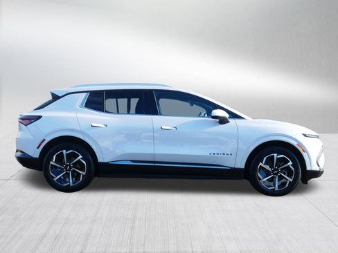 Used 2024 Chevrolet Equinox EV LT w/ LPO, Trailering Package image 8