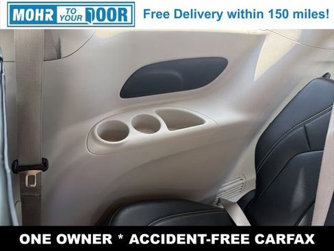 Used 2023 Chrysler Pacifica Touring-L image 30