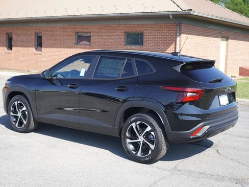 New 2026 Chevrolet Trax RS w/ Sunroof Package image 6