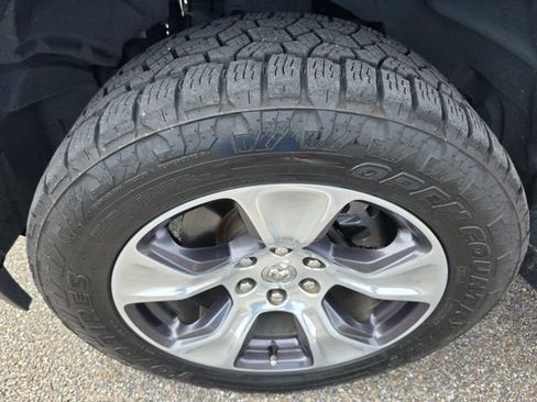 Used 2023 RAM 1500 Laramie AWD/4WD image 12
