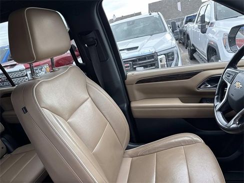 Used 2021 Chevrolet Suburban Premier w/ Premium Package image 14