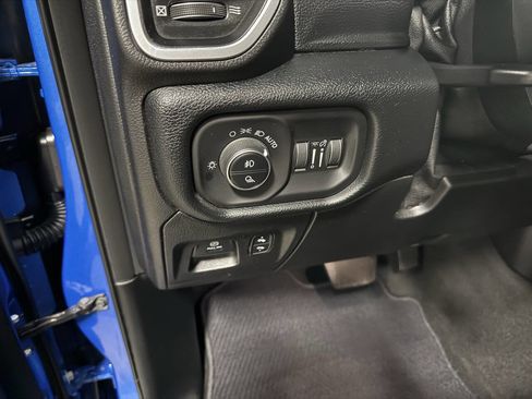Used 2020 RAM 1500 Laramie w/ Sport Appearance Package AWD/4WD image 11
