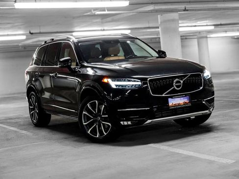 Used 2016 Volvo XC90 T6 Momentum image 4
