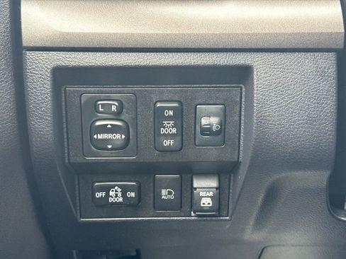 Used 2019 Toyota Tundra SR5 image 29