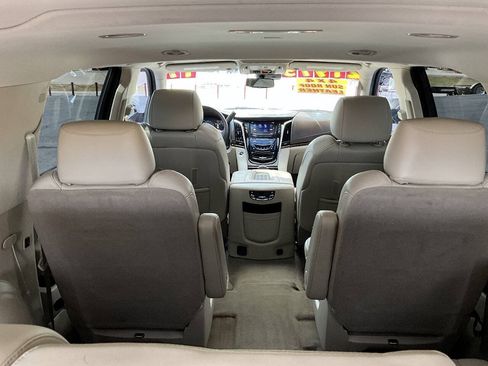 Used 2017 Cadillac Escalade ESV Luxury AWD/4WD image 22