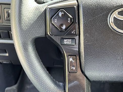Used 2022 Toyota 4Runner TRD Off-Road AWD/4WD image 29