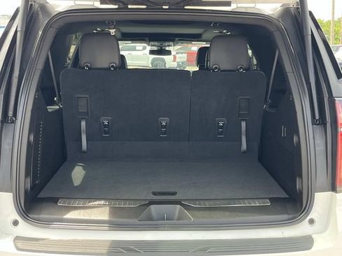 Used 2021 Chevrolet Suburban Z71 AWD/4WD image 6