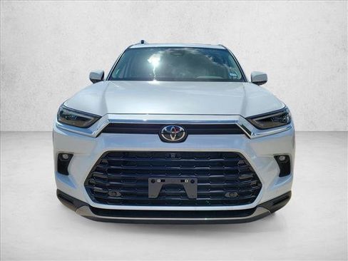 Used 2026 Toyota Grand Highlander FWD image 2