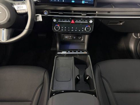 Used 2025 Hyundai Tucson Limited FWD image 17