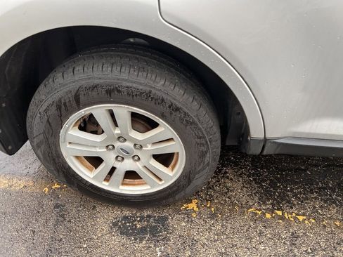 Used 2010 Ford Edge SE image 24