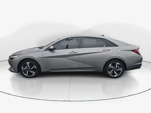 Used 2023 Hyundai Elantra SEL w/ Convenience Package FWD image 6