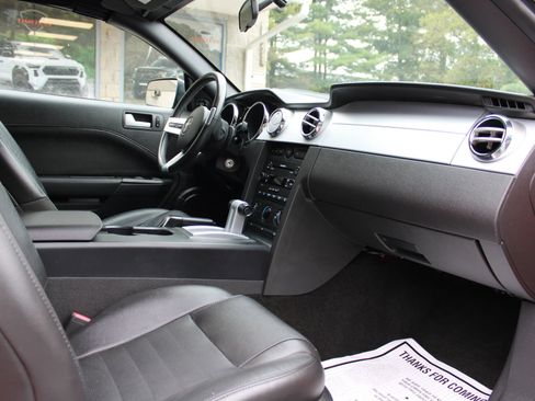 Used 2006 Ford Mustang GT image 19