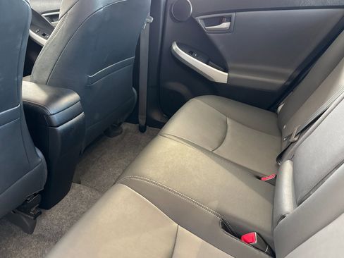 Used 2015 Toyota Prius Five FWD image 15