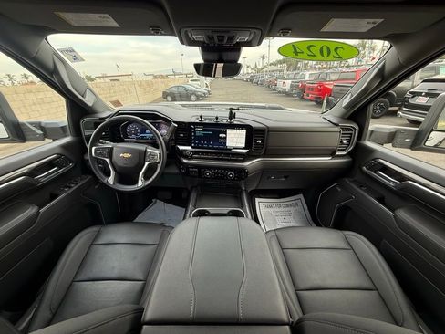 Used 2024 Chevrolet Silverado 2500 LTZ w/ LTZ Convenience Package image 15