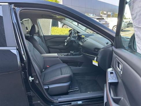 Certified 2025 Nissan Rogue SV AWD/4WD image 22