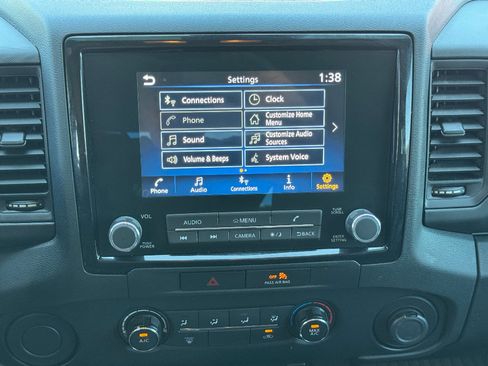 Used 2022 Nissan Frontier S w/ Graphics Package image 11