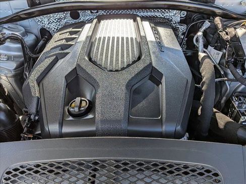 Used 2025 Porsche Macan Turbo image 28