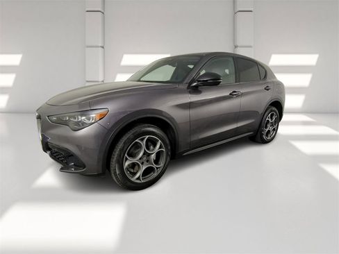 New 2025 Alfa Romeo Stelvio Sprint w/ Convenience Package image 9