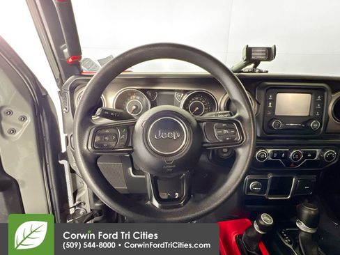 Used 2020 Jeep Gladiator Sport w/ Trailer Tow Package AWD/4WD image 8