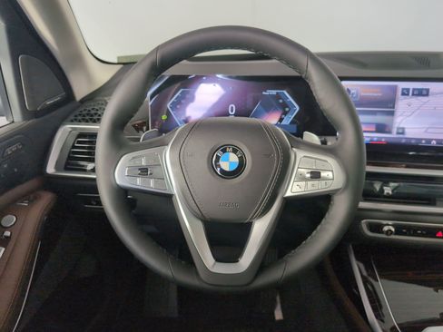 Used 2026 BMW X7 xDrive40i image 13