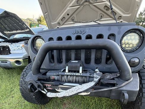 Used 2017 Jeep Wrangler Unlimited Sport w/ Quick Order Package 24S AWD/4WD image 3