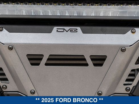 Used 2025 Ford Bronco Badlands AWD/4WD image 17