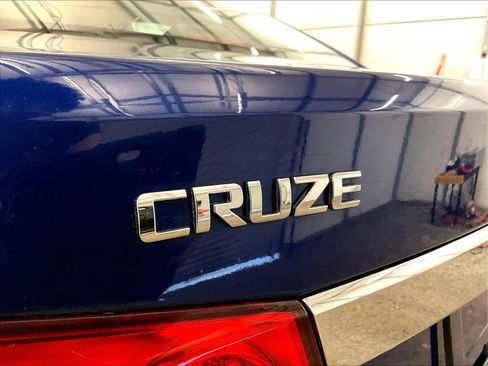 Used 2012 Chevrolet Cruze LS w/ Connectivity Package FWD image 13