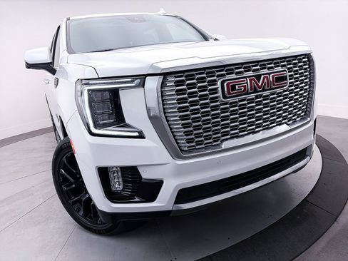 Used 2023 GMC Yukon XL Denali w/ Max Trailering Package image 3