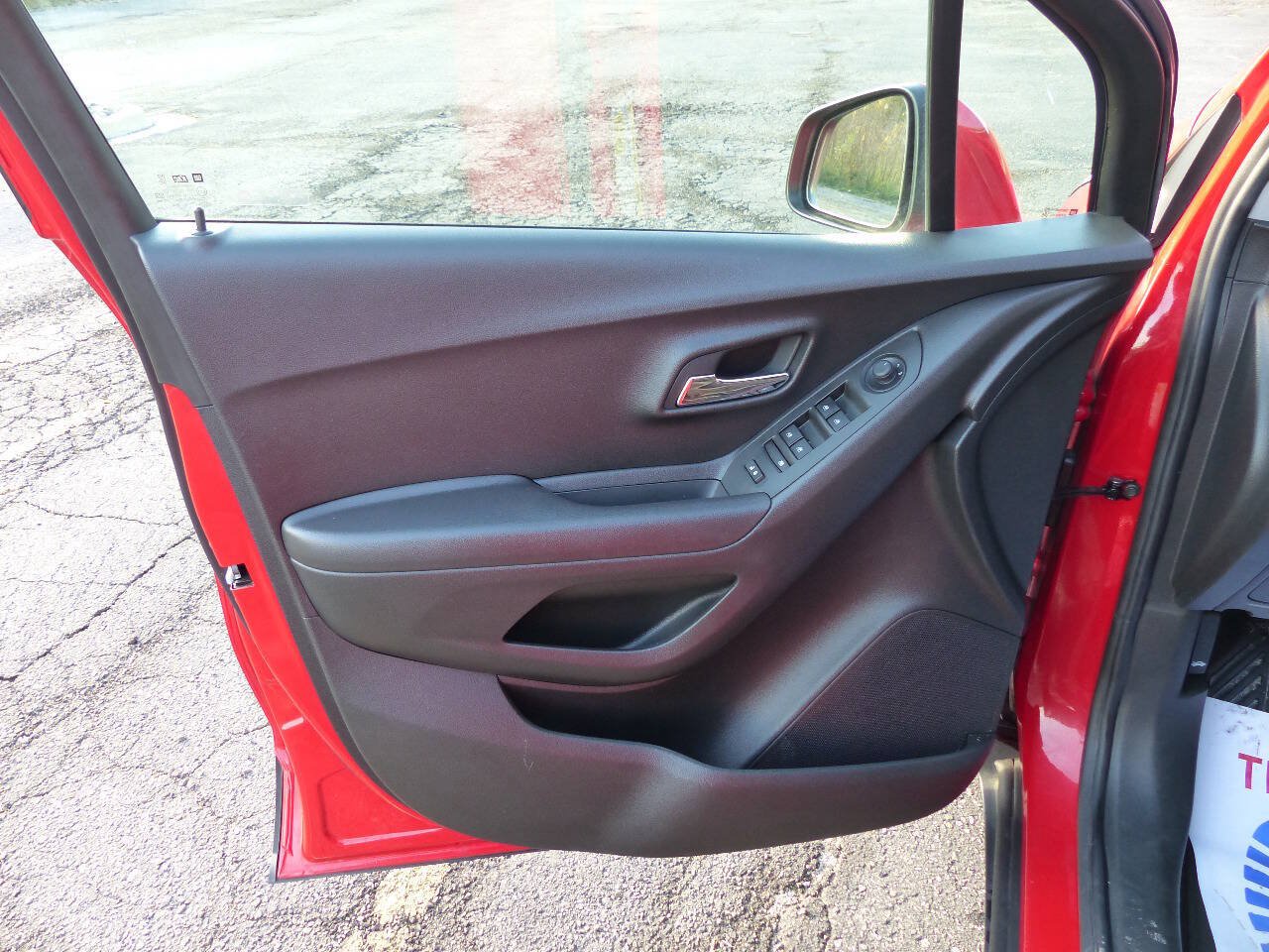 Used 2020 Chevrolet Trax LT FWD image 19