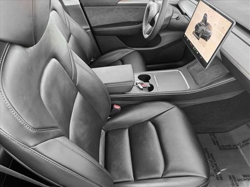 Used 2025 Tesla Model Y Long Range image 20