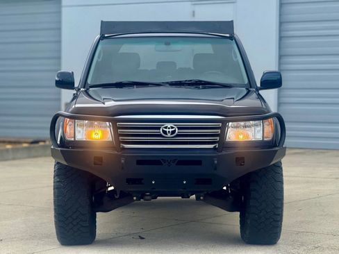 Used 2005 Toyota Land Cruiser image 16