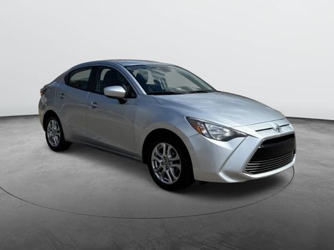 Used 2017 Toyota Yaris iA image 4