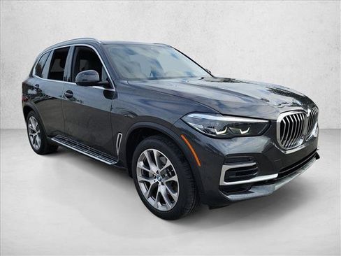 Used 2022 BMW X5 xDrive40i w/ Premium Package image 3