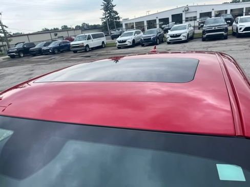 Used 2017 Dodge Challenger R/T Scat Pack RWD image 2