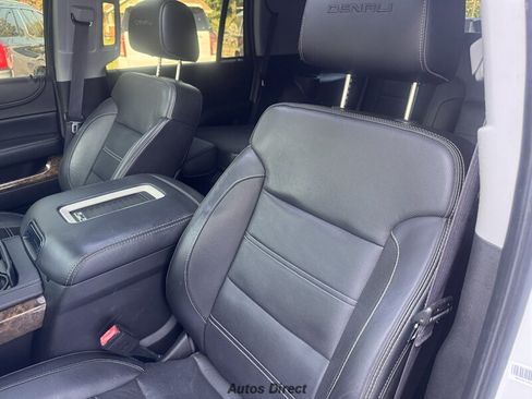 Used 2015 GMC Yukon Denali w/ Premium Package AWD/4WD image 19