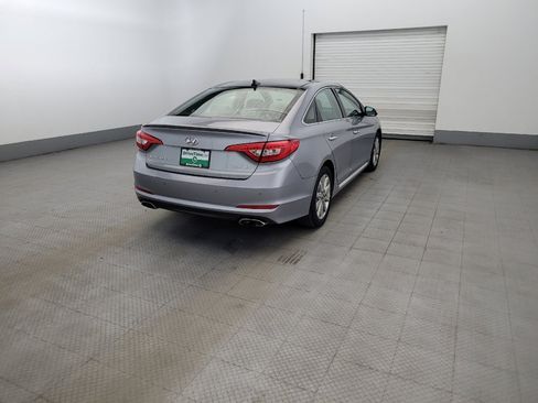 Used 2016 Hyundai Sonata Limited w/ Option Group 05 FWD image 9