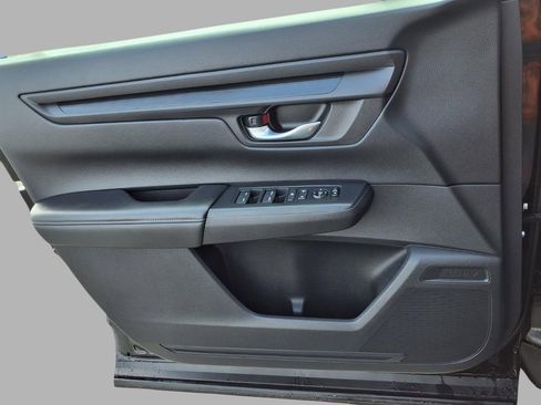 Used 2025 Honda CR-V EX image 16