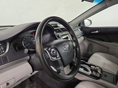 Used 2014 Toyota Camry LE image 13