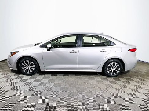 Certified 2022 Toyota Corolla LE FWD image 4
