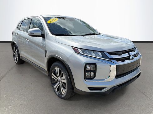 Used 2024 Mitsubishi Outlander Sport SE image 1
