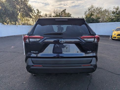 Used 2019 Toyota RAV4 XLE Premium image 5