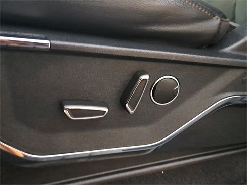 Used 2023 Ford F150 Lightning Lariat image 20