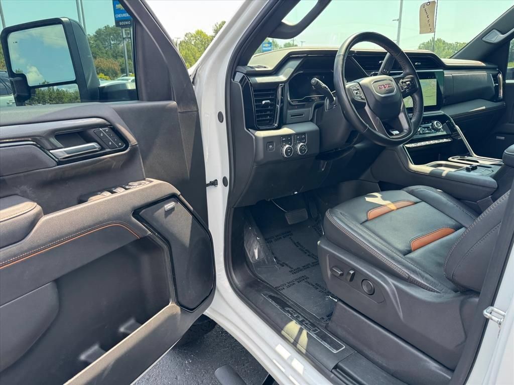 Used 2025 GMC Sierra 2500 AT4 AWD/4WD image 15