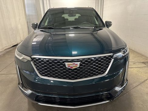 Used 2025 Cadillac XT6 Premium Luxury w/ Technology Package image 2