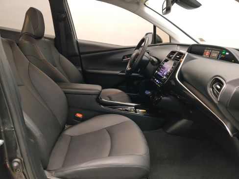 Used 2021 Toyota Prius XLE image 21